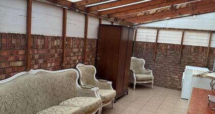 2 Bed-sleeps 4-private Patio-pets-near Heathrow