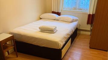 Apartment | 2 bedrooms, iron/ironing board, free WiFi, bed sheets