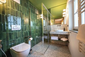 Shower, hair dryer, slippers, towels - Eden Dolomites (Selva di Val Gardena)