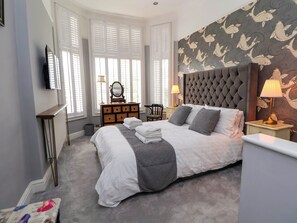 2 bedrooms, individually decorated, individually furnished, free WiFi - Ismay Lounge Apartment- Titanic Interest (Liverpool)