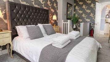 2 bedrooms, individually decorated, individually furnished, free WiFi