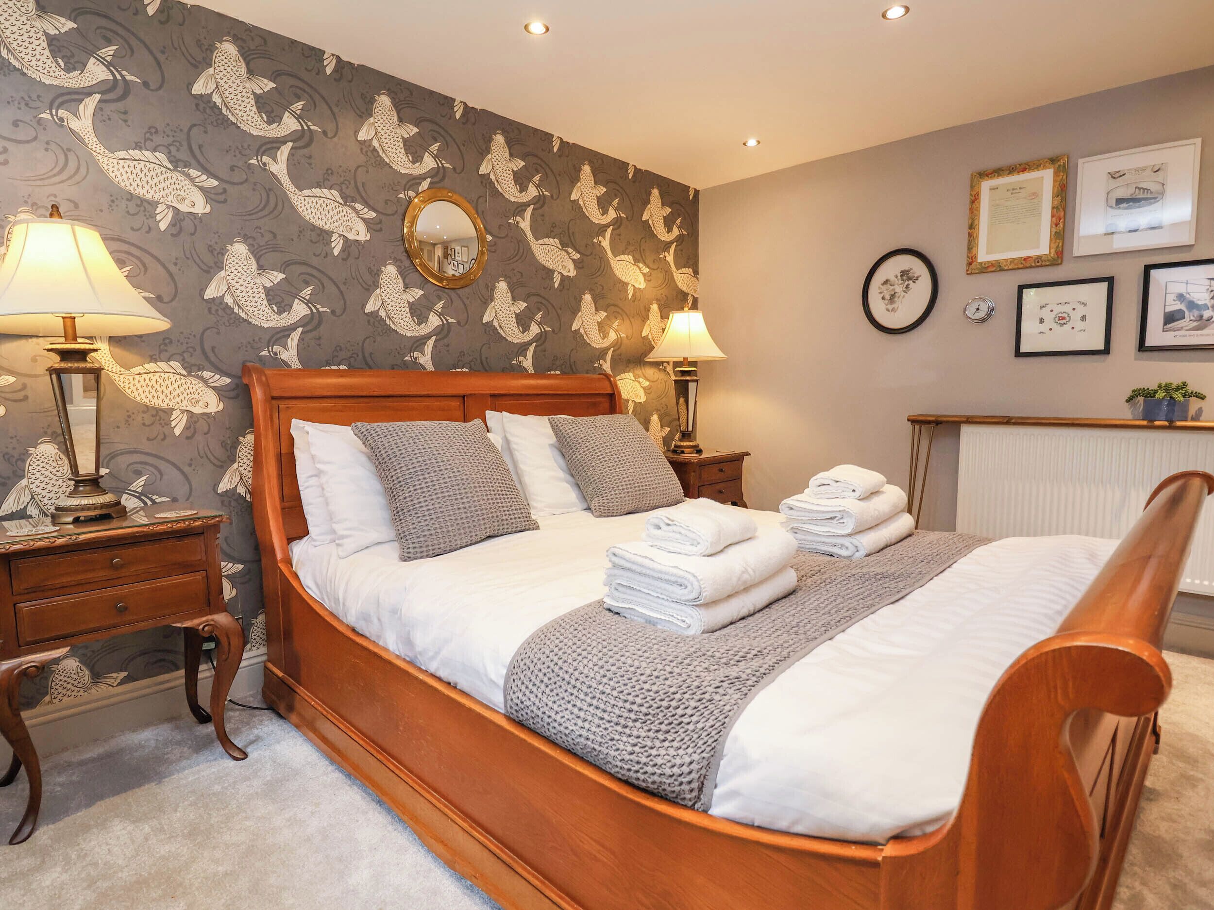 2 室のベッドルーム、客室ごとに異なる装飾、客室ごとに異なるインテリア、WiFi (無料)