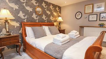 2 bedrooms, individually decorated, individually furnished, free WiFi