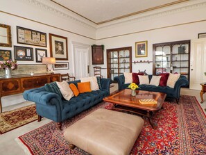 Living area - Ismay Lounge Apartment- Titanic Interest (Liverpool)