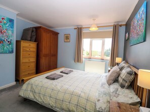 3 Schlafzimmer, individuell dekoriert, individuell eingerichtet