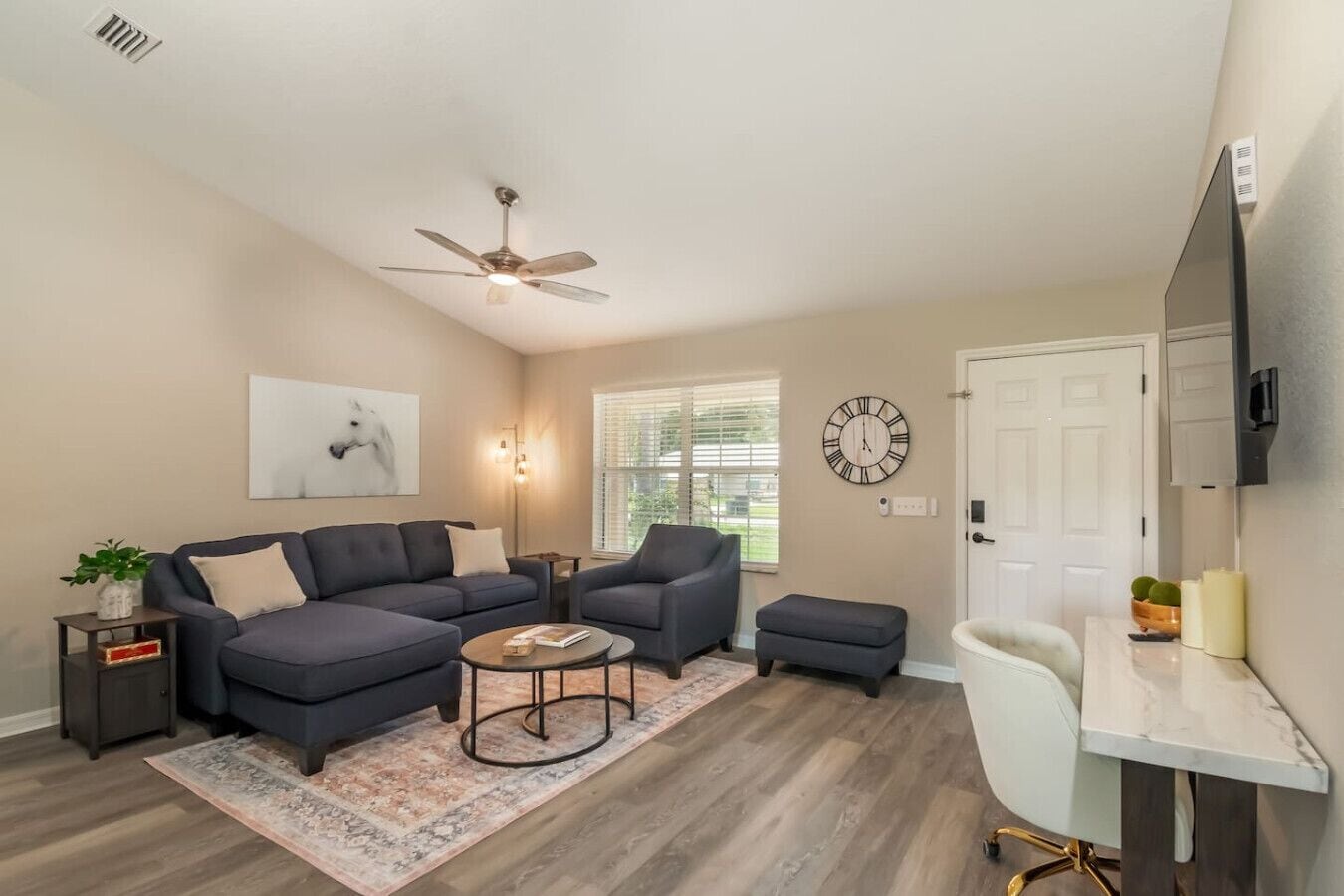 テレビ、テーブルサッカー台