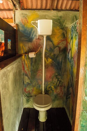 Serviettes fournies, savon, papier toilette