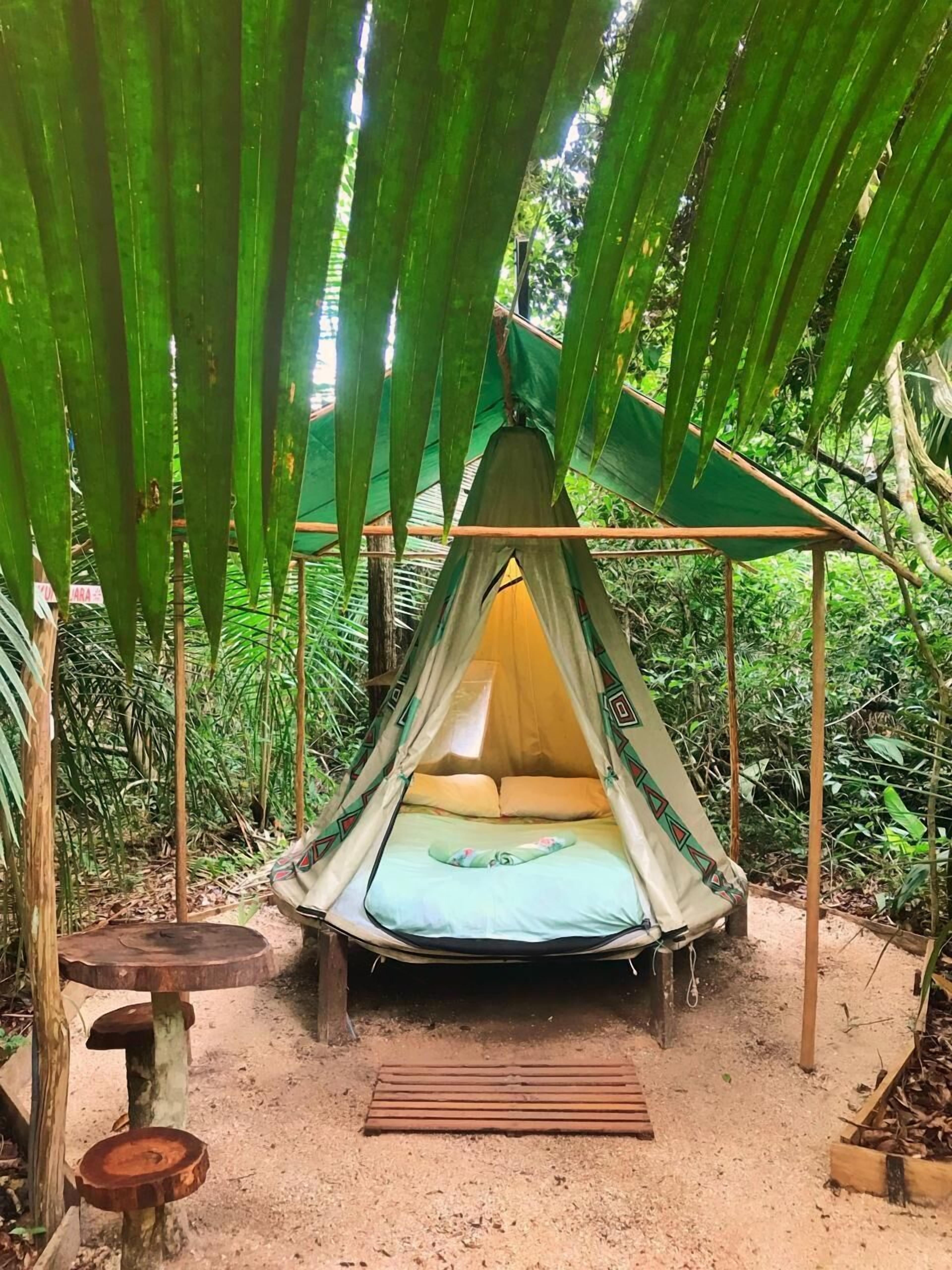 Individualmente decorados, espaço de trabalho para notebook