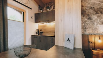 Deluxe Studio, Balcony, Mountain View | In-room dining