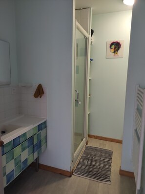 Towels, toilet paper