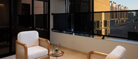 Luxury Apartment | Terrace/patio