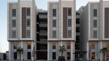 Vista frontal de la propiedad