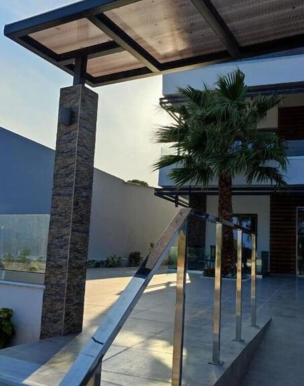 Front of property - Finikas Suites & Apartments by Airstay (Spata-Artemida)