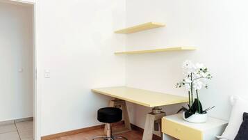 Deluxe Apartment, Patio, River View | 3 bedrooms, down duvets, free WiFi, bed sheets