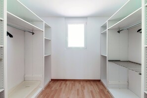 华丽公寓, 露台, 河景 | 3 多间卧室、羽绒被、免费 WiFi、床单