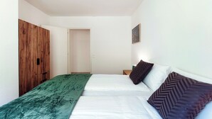 Comfort Apartment, River View | 3 bedrooms, down comforters, WiFi (free), bed sheets - Casa Bianca  (Sonogno)