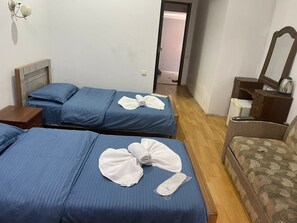 1 bedroom, minibar, desk, laptop workspace