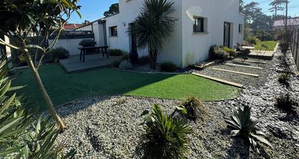 House by the sea beaches on foot ideal family
