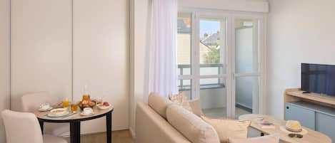 Cunas gratuitas, wifi gratis y ropa de cama