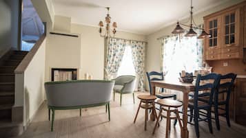 Luxury Condo, Sea View | Living area