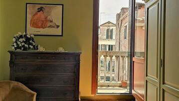 Leilighet, balkong | Oppholdsområde | Flatskjerm-TV