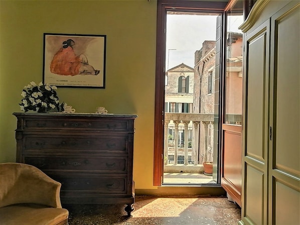 Appartement, balcon | Coin séjour | Télévision à écran plat