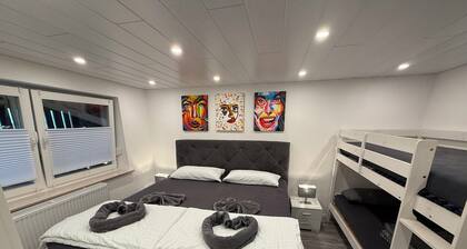 "Merys Home" only 7 minutes away from Legoland excellent location