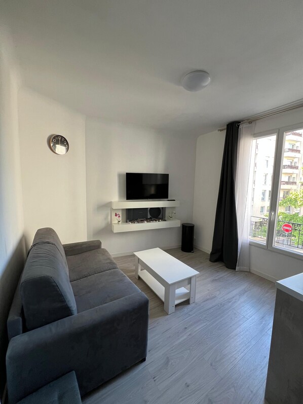 تلفزيون ذكي