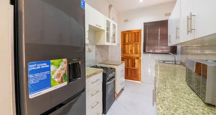 Avondale Apartment: Your Home Away From Home !