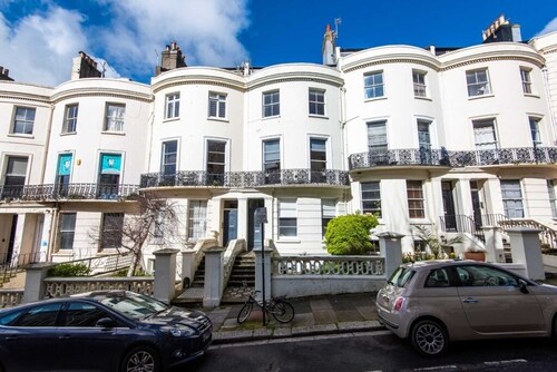 Charming Studio Apartment on Brighton & Hove Border – Steps from the Beach