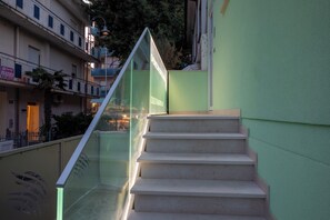 تفاصيل الفندق من الخارج