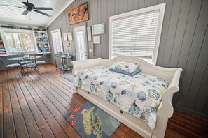 3 soverom, strykejern/-brett, reiseseng for barn og wi-fi