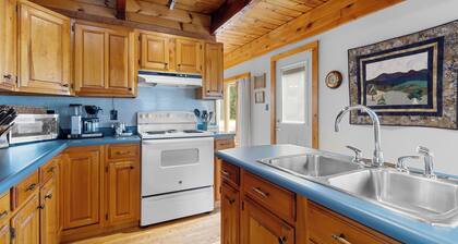 Boothbay Birch Cottage, near Botanical Gardens