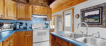 Boothbay Birch Cottage, near Botanical Gardens