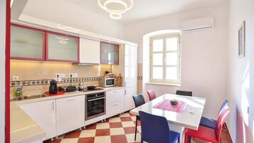 Microwave, oven, stovetop, dishwasher