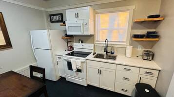 Micro-ondes, four, plaque de cuisson, lave-vaisselle