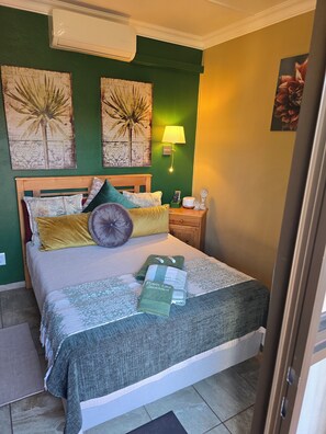 Business Suite, 1 Double Bed, Garden View | Premium bedding, down duvets, pillow-top beds, individually decorated - Flower Lane Guesthouse  (Kathu)