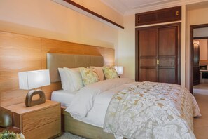 3 chambres, fer et planche à repasser, Wi-Fi, draps fournis