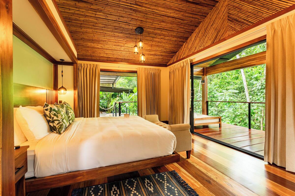 Bungalow Cao cấp, 1 phòng ngủ, không hút thuốc, quang cảnh núi | Màn/rèm cản sáng, bàn ủi/dụng cụ ủi quần áo