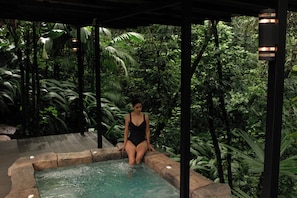 Luxury-Bungalow, 1 Schlafzimmer, Nichtraucher, Bergblick | Wohnbereich