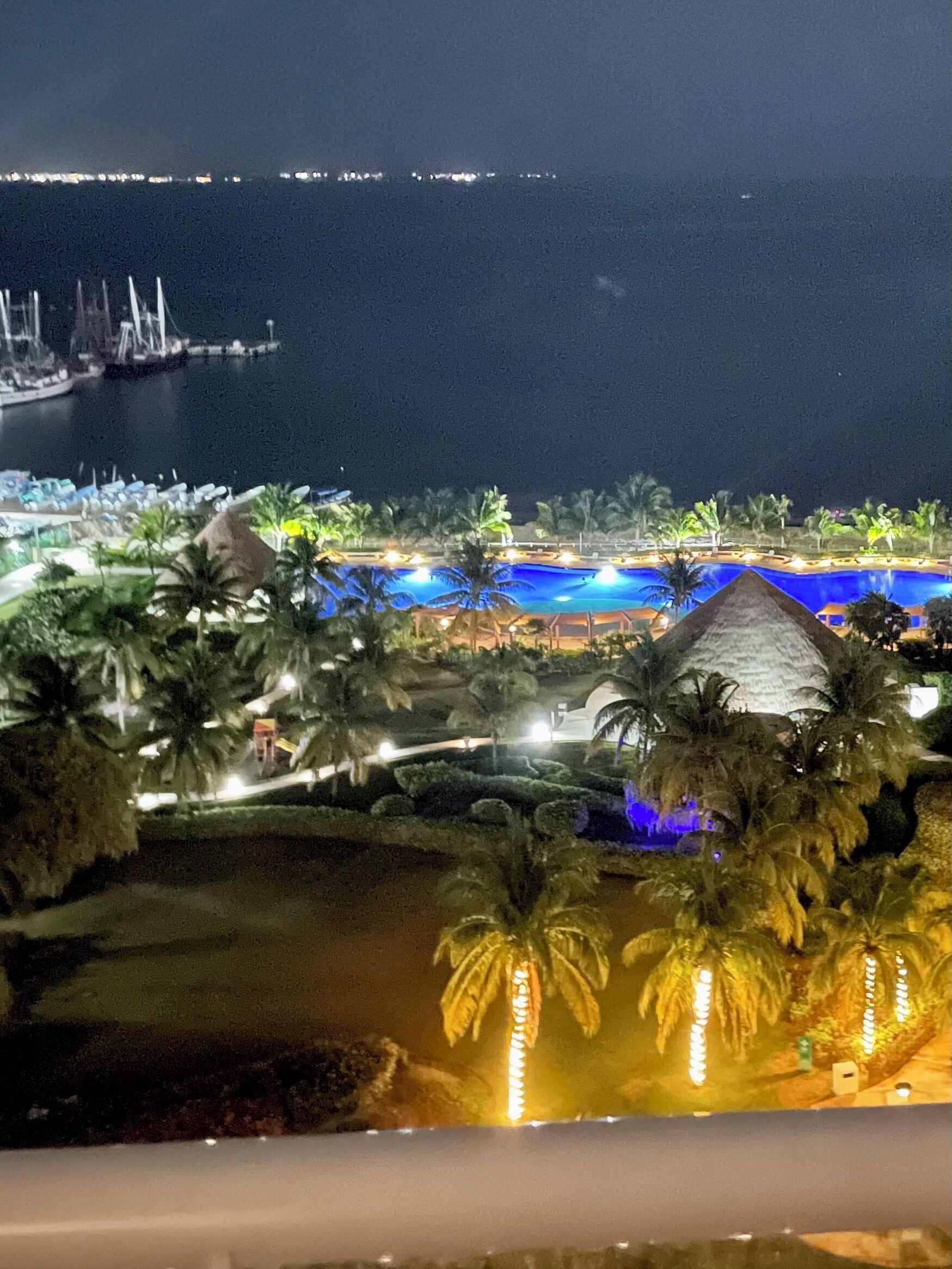 المنطقة المحيطة بالمنشأة