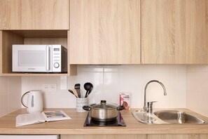 Zimmer, 1 Queen-Bett, Nichtraucher (Upgrade) | Kostenloses WLAN, Bettwäsche