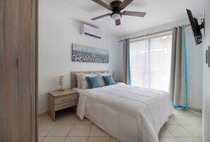 2 bedrooms, in-room safe, iron/ironing board, free WiFi - Flor de Limón Pool Condo—Beach & Cafés Steps Away (Coco)
