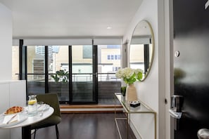 Classic Studio | In-room dining