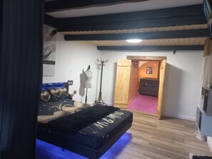 1 室のベッドルーム、WiFi、ベッドシーツ