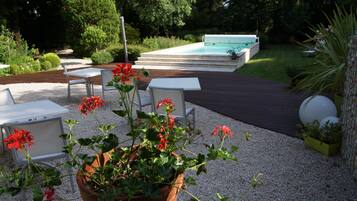 Piscina externa sazonal