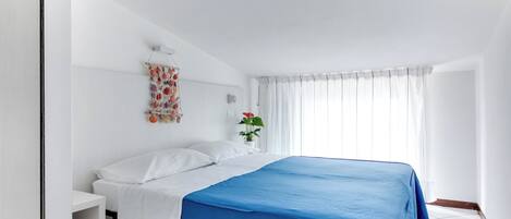 2 makuuhuonetta, silitysrauta/-lauta, Wi-Fi, vuodevaatteet