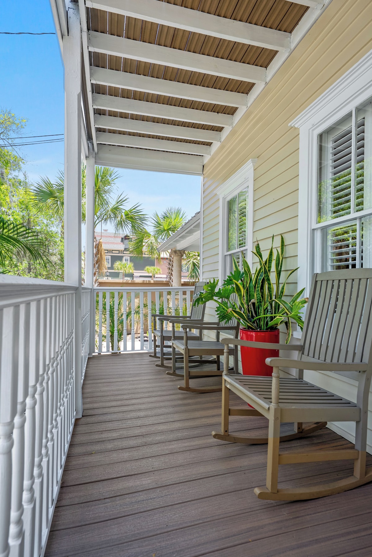Photo 5 of 5 Min Walk to St. George Street~Resort Access to Pool & Gym~King Beds~Grill~Wifi