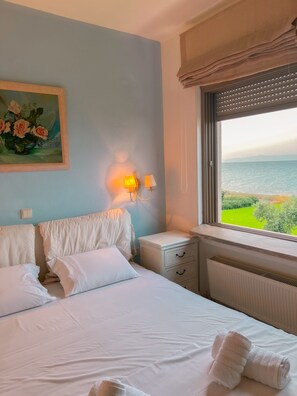 4 habitaciones, tabla de planchar con plancha, wifi y ropa de cama