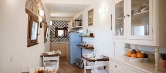 Alley effe| Petra: Corner of paradise in the heart of the historic center